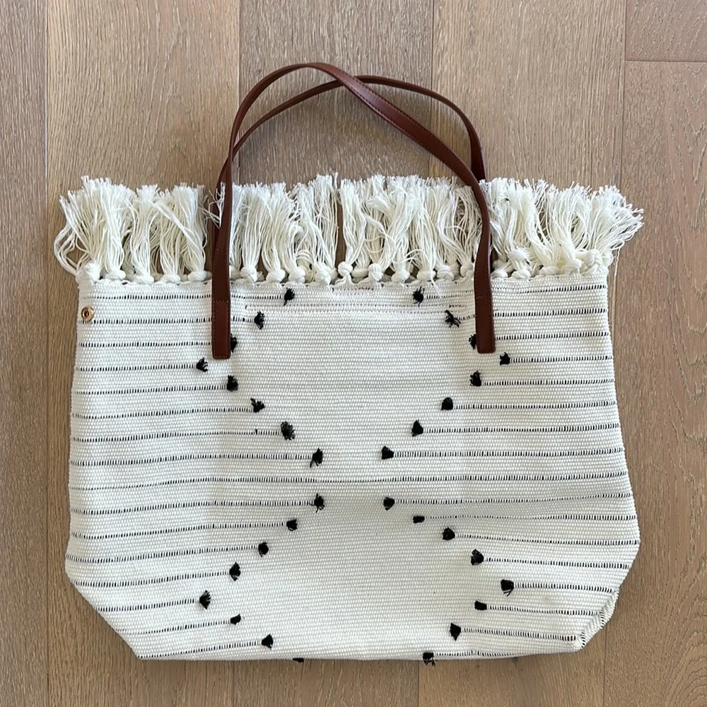 Urban Expressions Cammie Fringe Tassel Tote